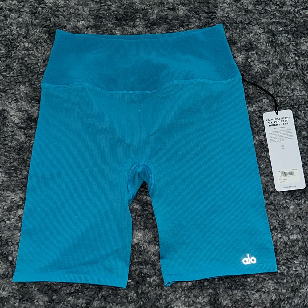 Alo biker shorts seamless